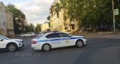 В Великих Луках девушка на Opel Astra врезалась в дерево