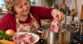 Мясо для бульона класть в холодную или кипящую воду: всё зависит от того, что хотите получить