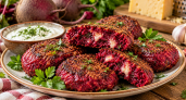 Натираю свеклу — и на сковороду: вкуснее котлет никогда не ела — сочные, с румяной корочкой